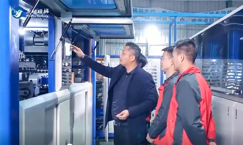 Atölyede kurucu ve baş mühendis